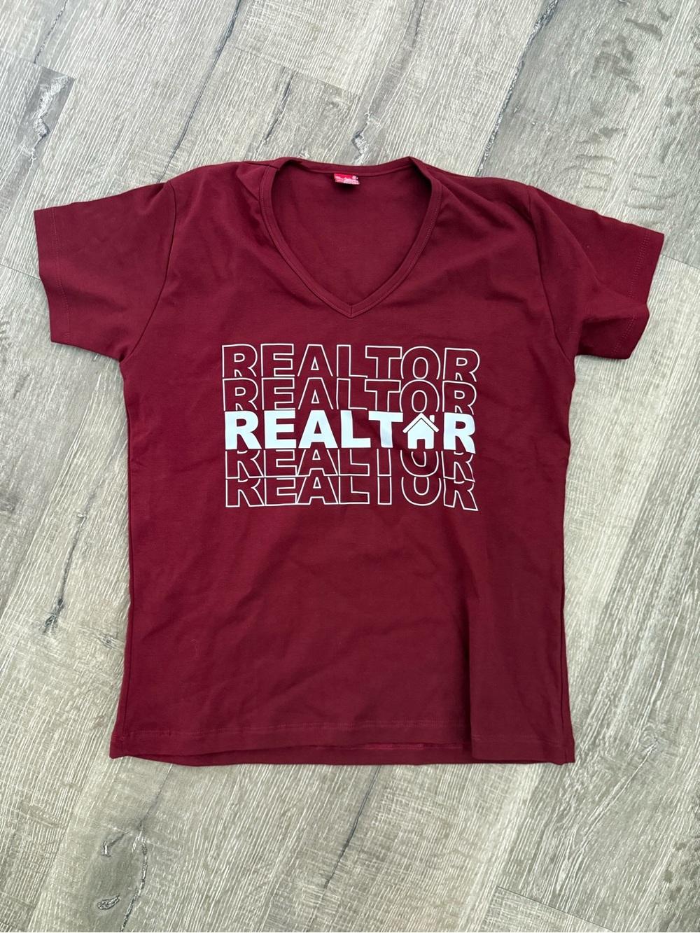 Baltica Realtor Graphic V-Neck T-Shirt Burgundy Size XL